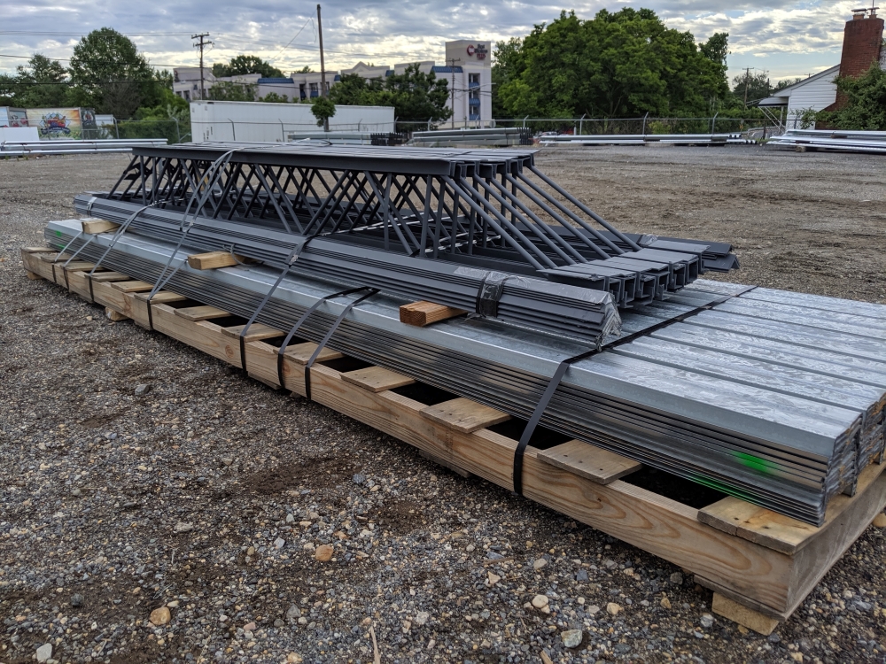 Palletized bar joists and metal deck